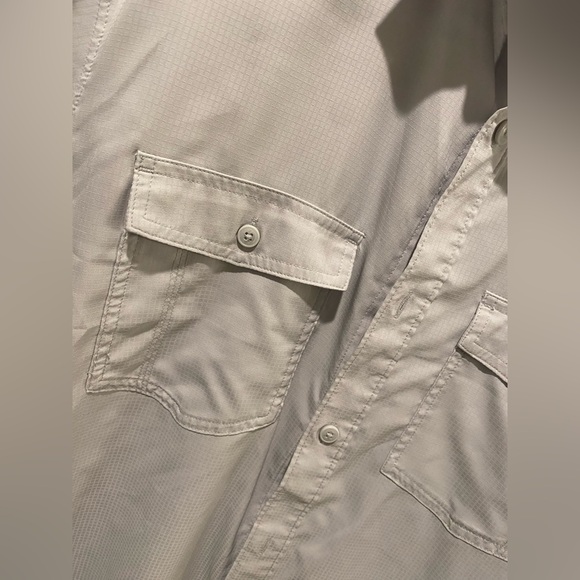 Men's - Columbia Short Sleeve Button Up Shirt - Size Large - Picture 3 of 6